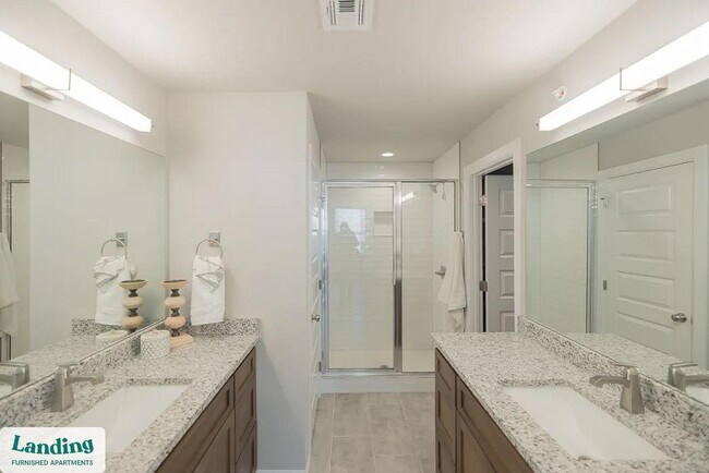 Building Photo - 3401 Redbud Ln