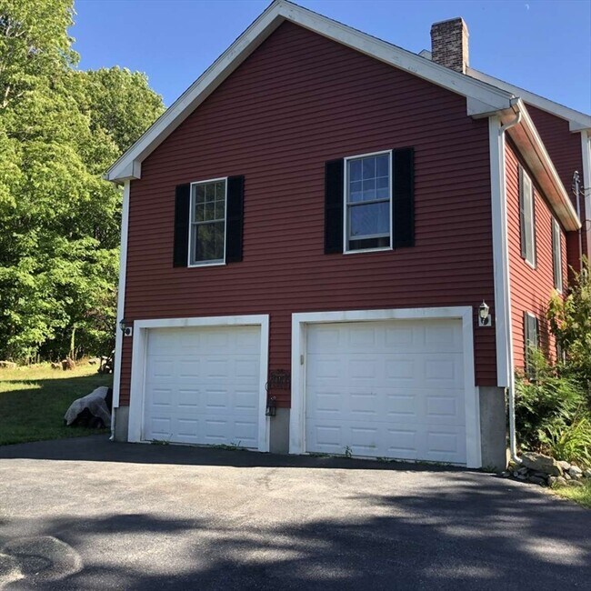 Building Photo - 22 Valley Forge Cir