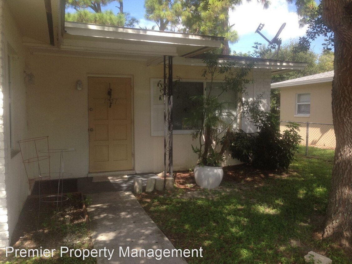 Primary Photo - 2 br, 1 bath House - 1027 San Remo Avenue