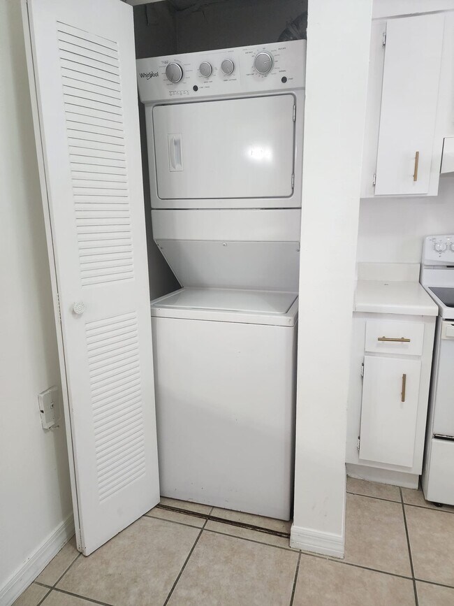 Foto del edificio - 6195 NW 186th St