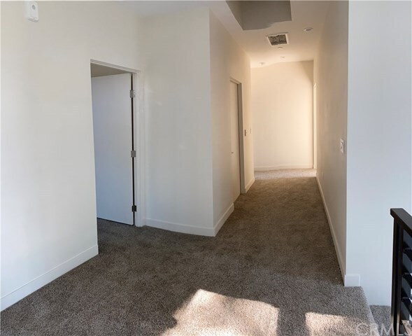 Building Photo - 507 N Santa Anita Ave