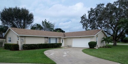Building Photo - 1283 Anhinga Dr