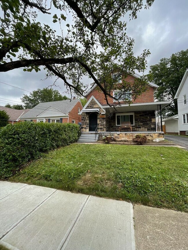 Foto del edificio - 1405 Sheffield Rd