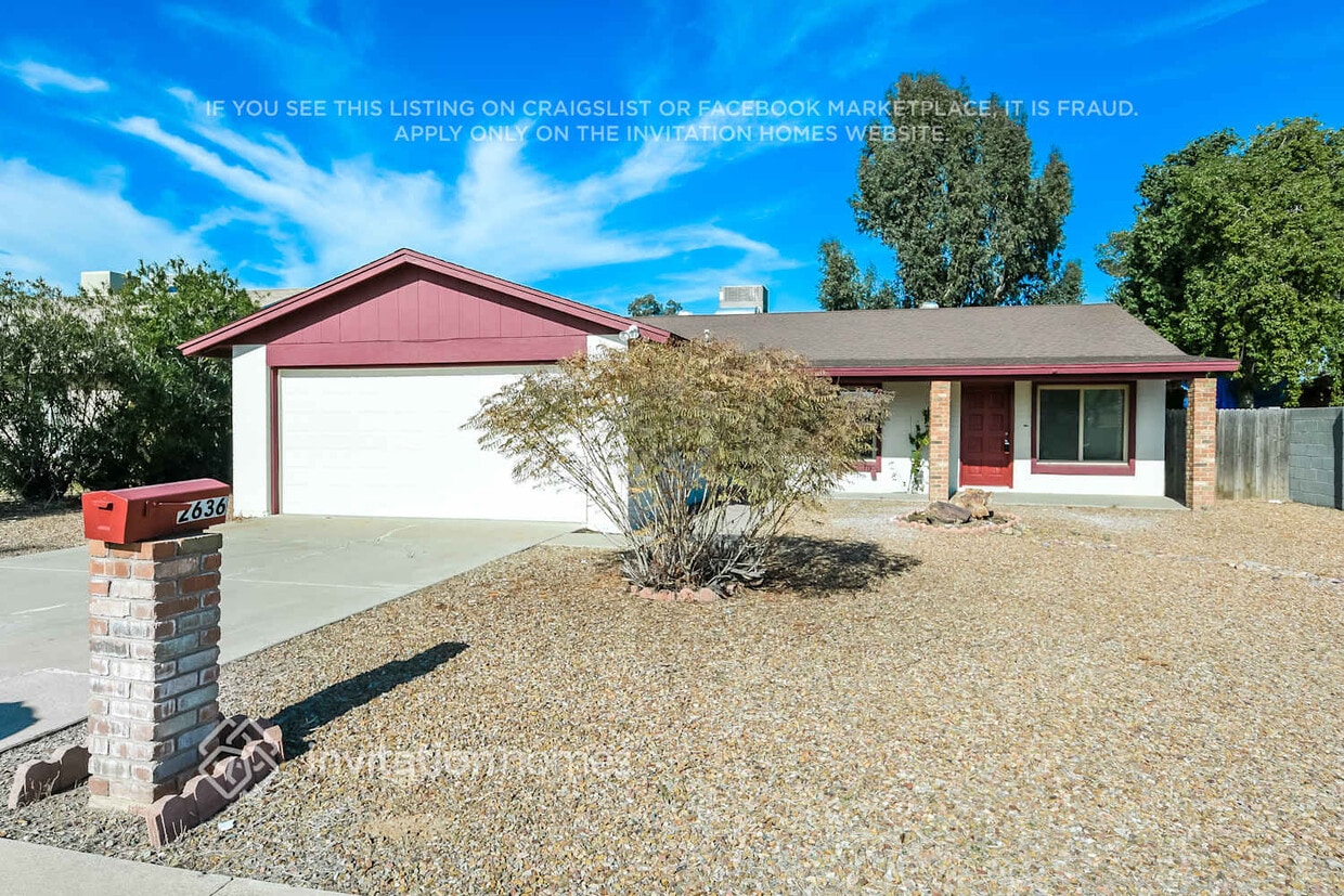 Primary Photo - 2636 E Cactus Rd