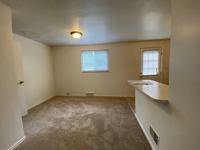 Foto del edificio - Spacious 2 Bedroom Townhouse at Chapel Place! Amazing Penn Hills Location! Call Today!