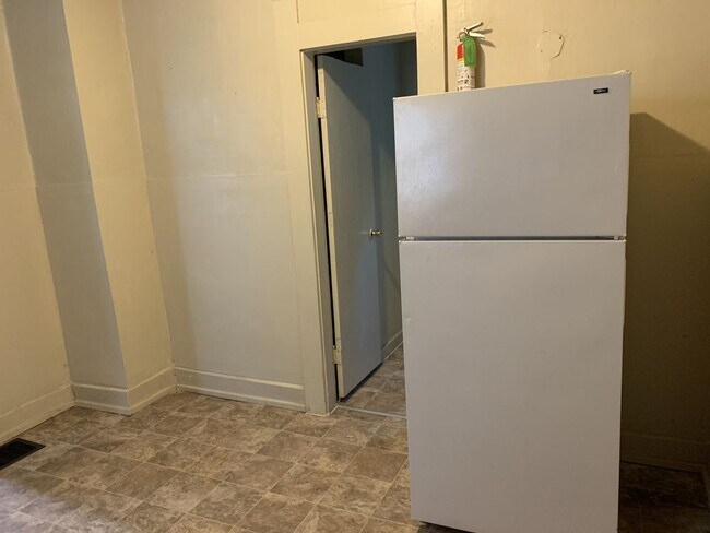 Foto del edificio - Near Southside 2BR House on Quiet Street