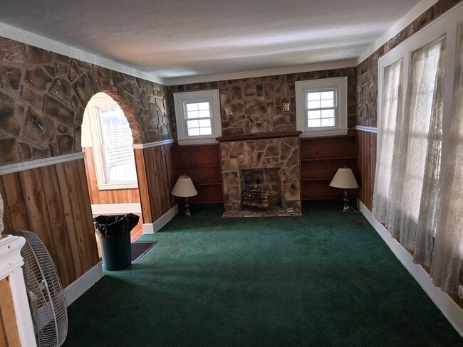 Building Photo - Close To City Park