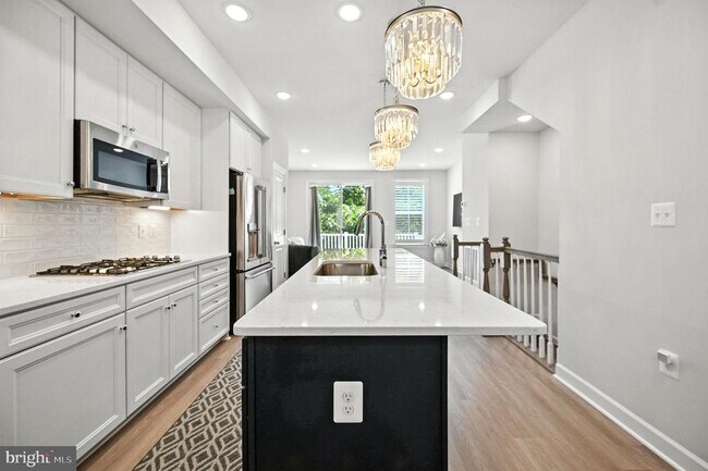 Foto del edificio - 7233 Mountaineer Dr