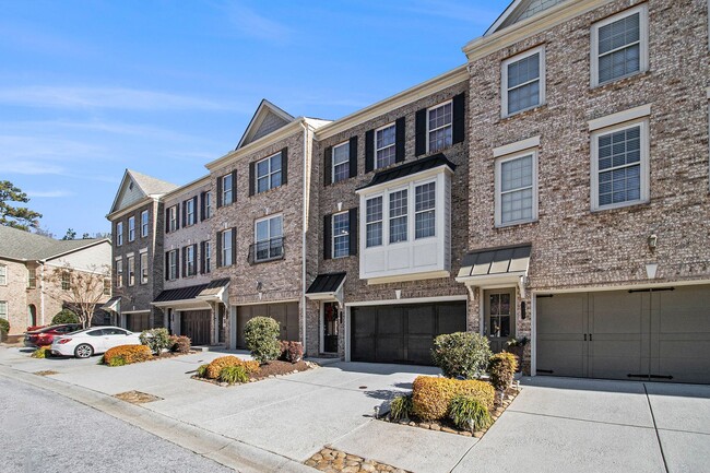 Building Photo - Tri Level Townhome in Tucker