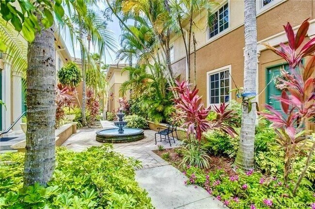 Foto del edificio - 2841 NE 185th St