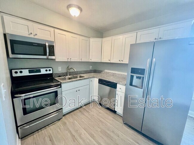 Foto del edificio - 3224 Arctic Ave