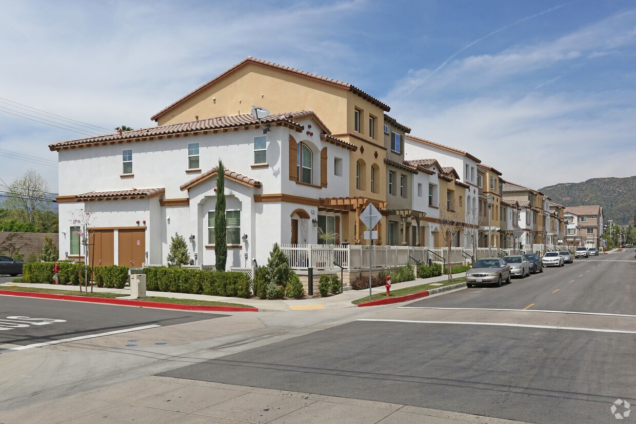 Citrus Junction Apartments Azusa, CA