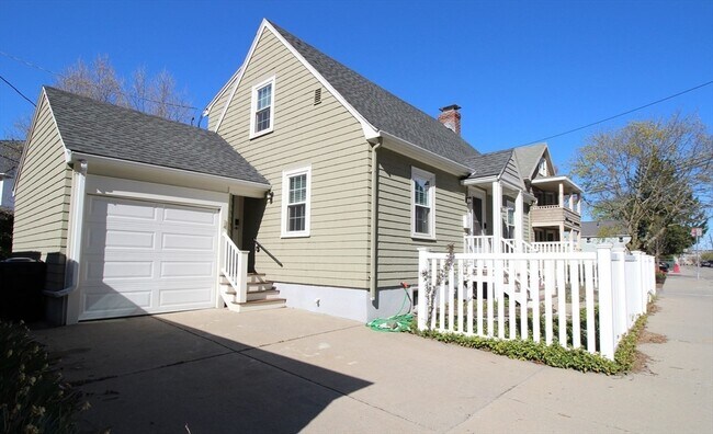 Building Photo - 131 Whittemore Ave