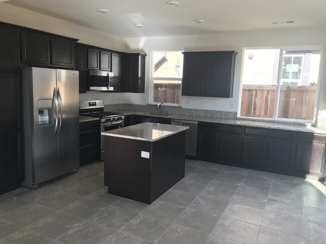 Foto del edificio - Beautiful Newly Built 3 Bedroom Home in Sp...