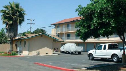 Building Photo - 207 N Palm Dr