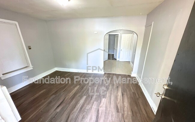 Foto del edificio - 3257 Macon Rd