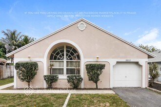 Building Photo - 9900 SW 59th Ct