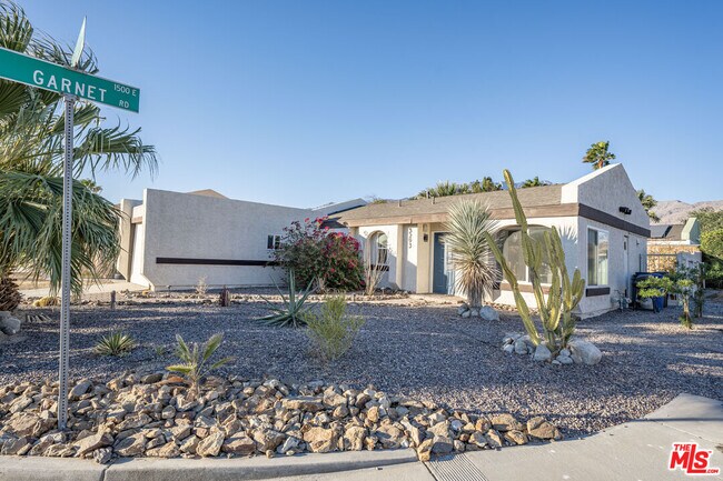 Building Photo - 3293 N Mica Dr