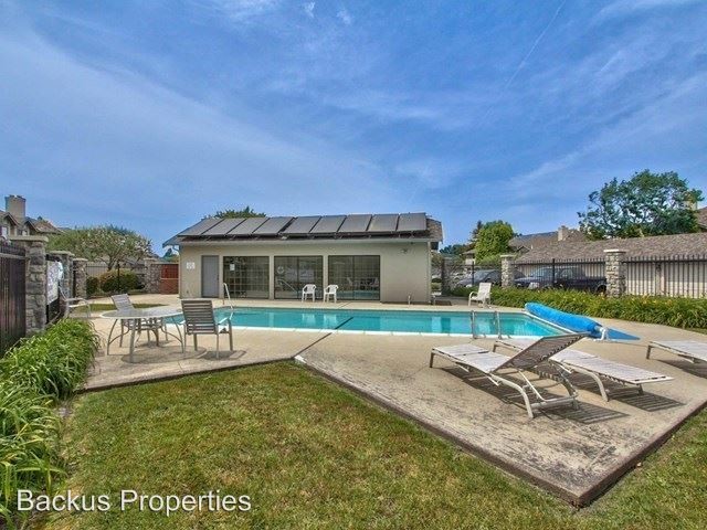 Building Photo - 2 br, 1 bath House - 1061 Riker Street #4
