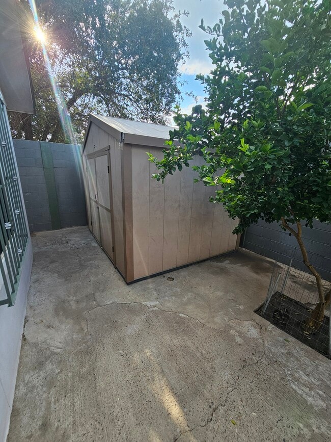 Foto del edificio - 1506 Drake St