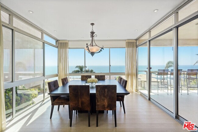 Foto del edificio - 18101 W Coastline Dr