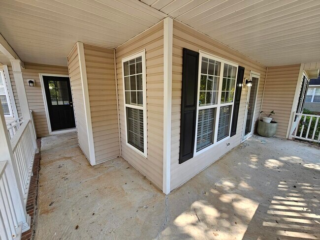 Building Photo - 113 Rolling Rock Rd