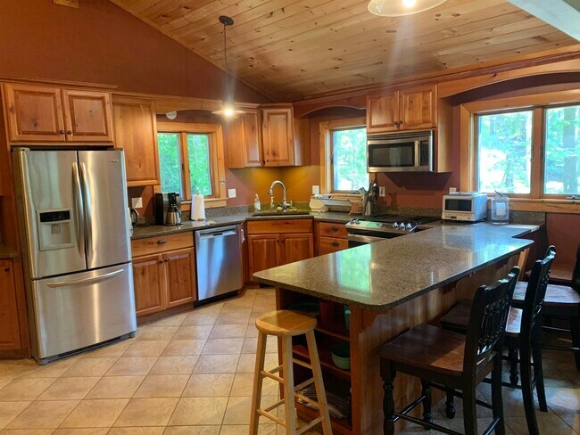 Building Photo - 237 Ellison's Lake Rd