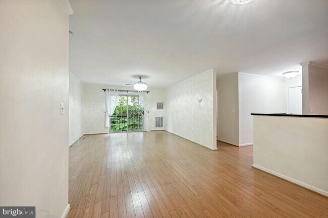 Building Photo - 2050 N Calvert St