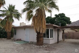 Building Photo - 53424 Avenida Martinez