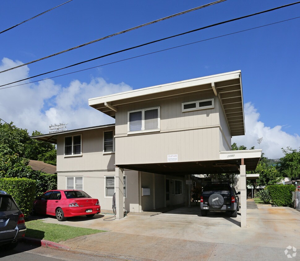 Building Photo - 2810 Varsity Cir