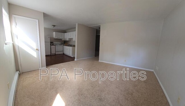 Photo - 2231 Summit St Apartment