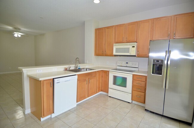 Building Photo - Beautiful Townhome in North Port