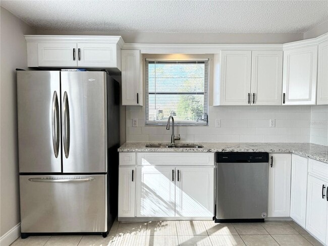 Building Photo - 237 Matisse Cir N