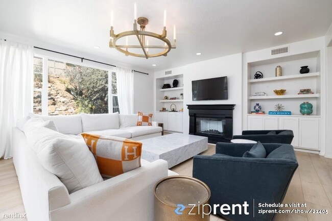 Building Photo - 5 br, 5 bath House - 7542 Circulo Sequoia,...