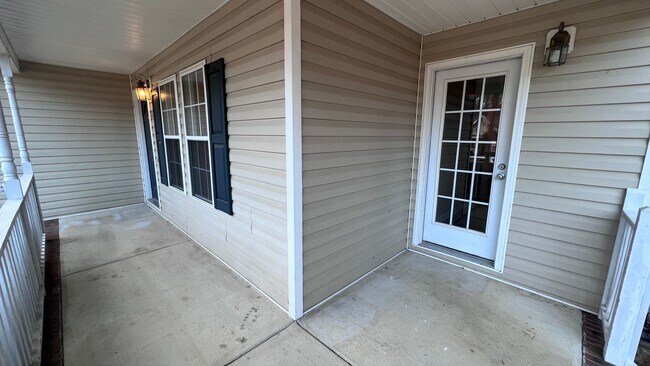 Building Photo - 212 Walnut Creek Dr