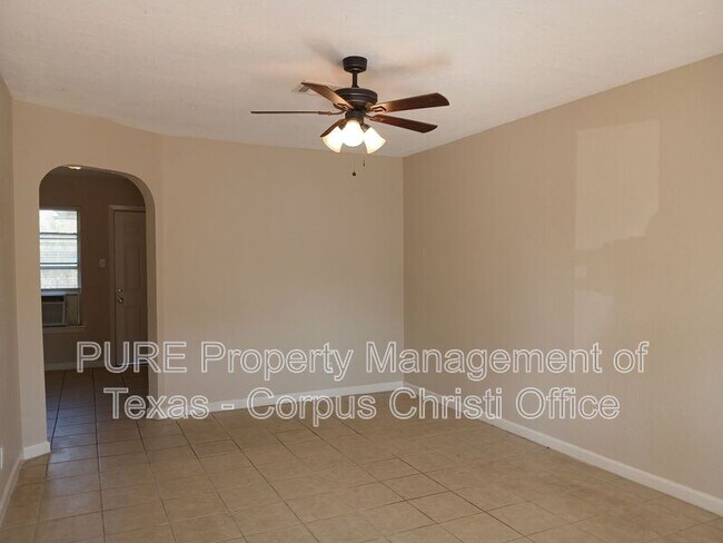 Foto del edificio - 4937 Blundell Dr