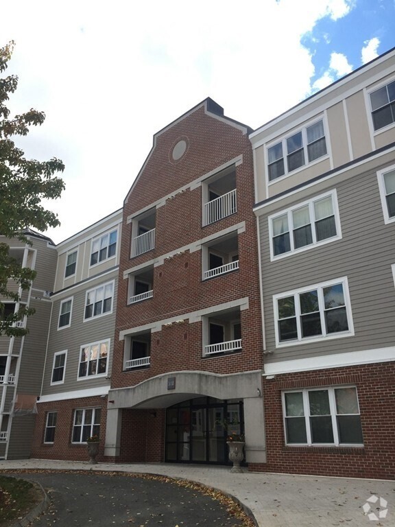 Building Photo - 318 Rindge Ave