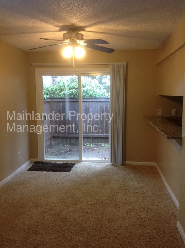 Building Photo - 11297 SW Springwood Dr
