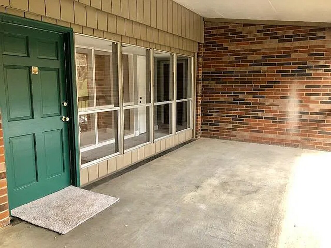 Foto principal - Knoxville 37923 - 2 bedroom 2 bath condo -...