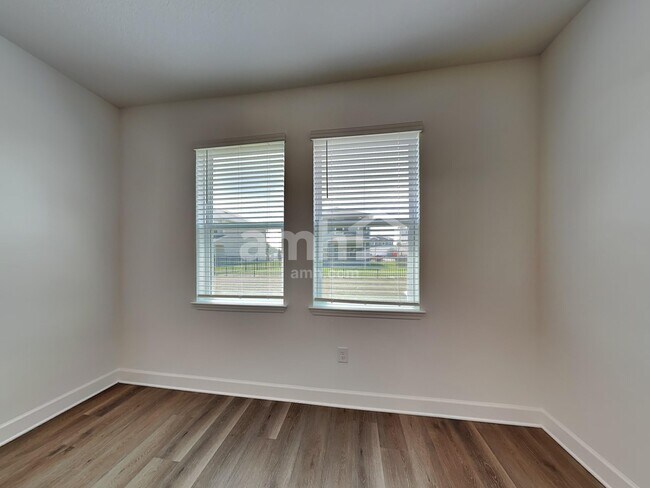 Foto del edificio - 3307 Barber Ave