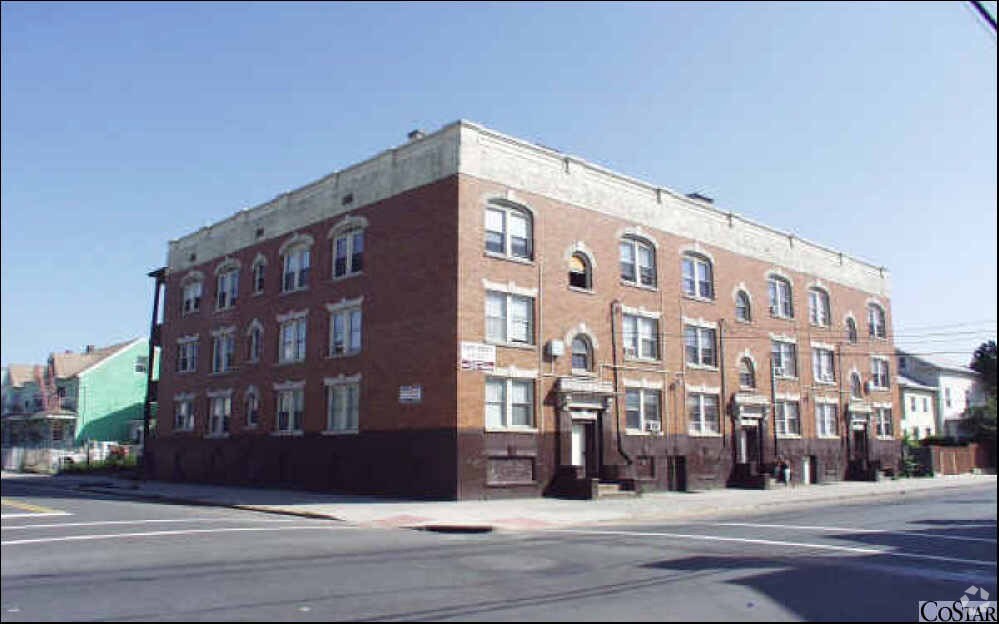 Building Photo - 80-86 2nd St
