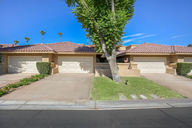 Building Photo - 41385 Woodhaven Dr W