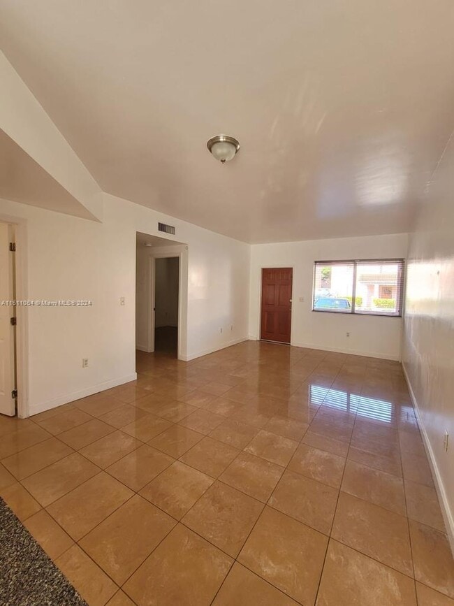 Building Photo - 8011 Lake Dr