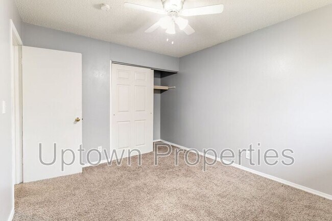 Foto del edificio - 1420 SW Bertha Blvd