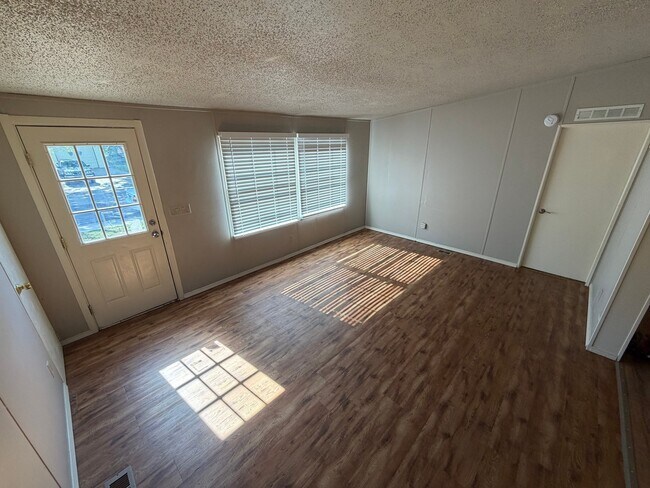 Foto del edificio - 3738 Bellaire Ave