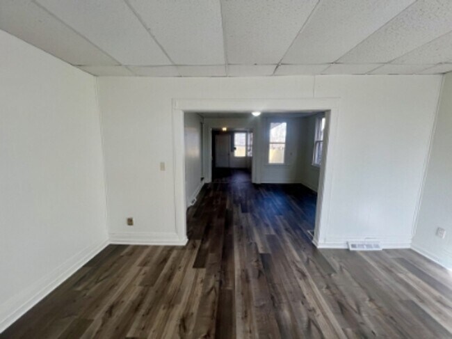 Foto del edificio - AVAILABLE FOR SHOWING!!! 4BR / 1BA.