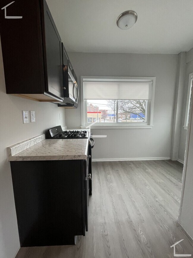 Foto del edificio - Renovated 1 bed 1 bath in Allston!