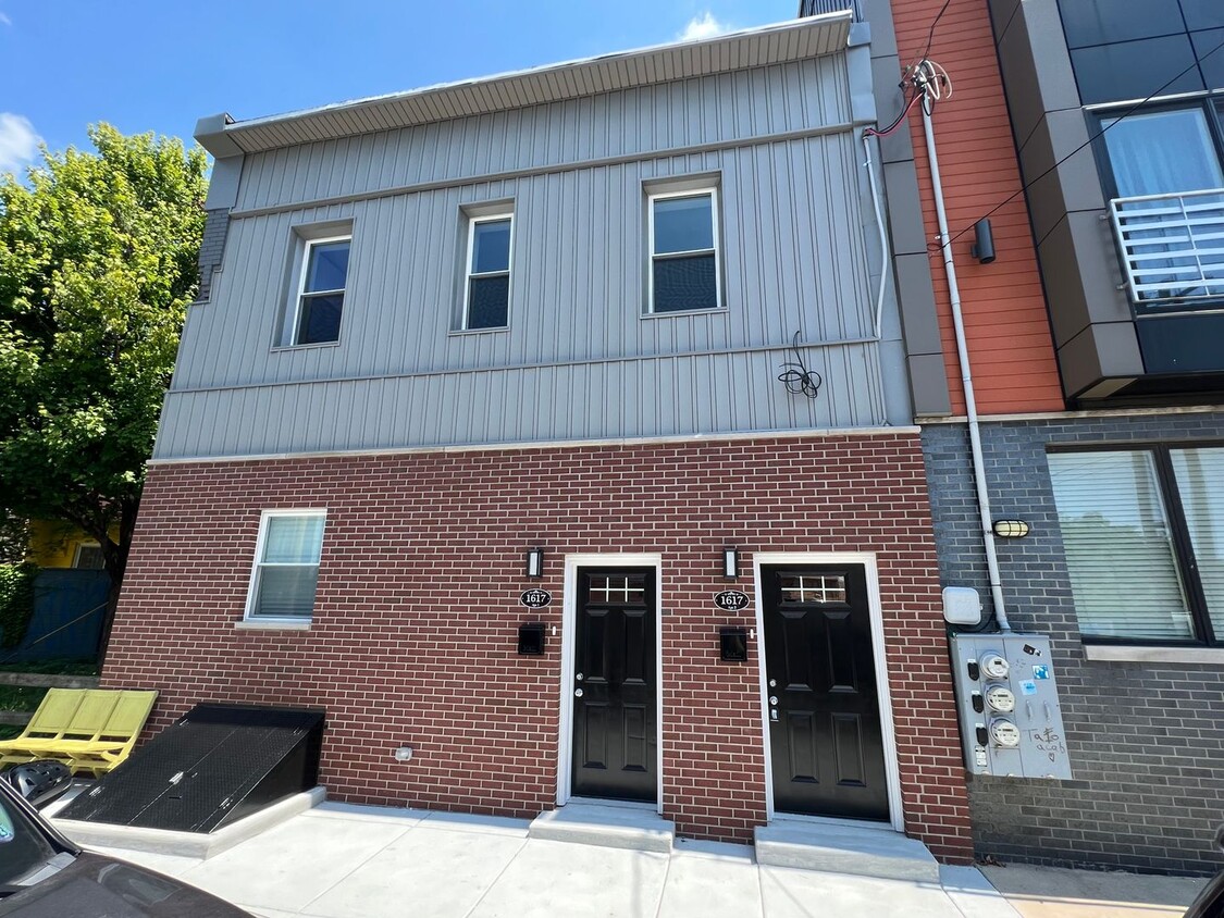 Primary Photo - 1617 Point Breeze Avenue