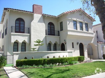Foto principal - 162 N Arnaz Dr
