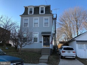 Building Photo - 11 N Central Ave